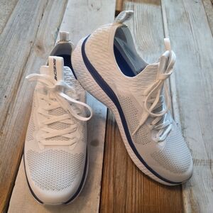Skechers Lite Weight Air Cooled Memory Foam Snakers Shoes Men Size 9 NWOB
